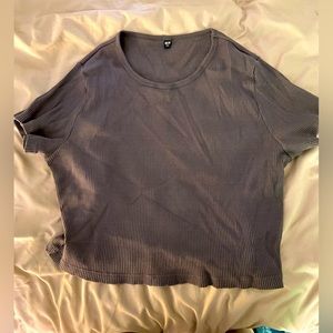 Gray ribbed uniqlo shirt